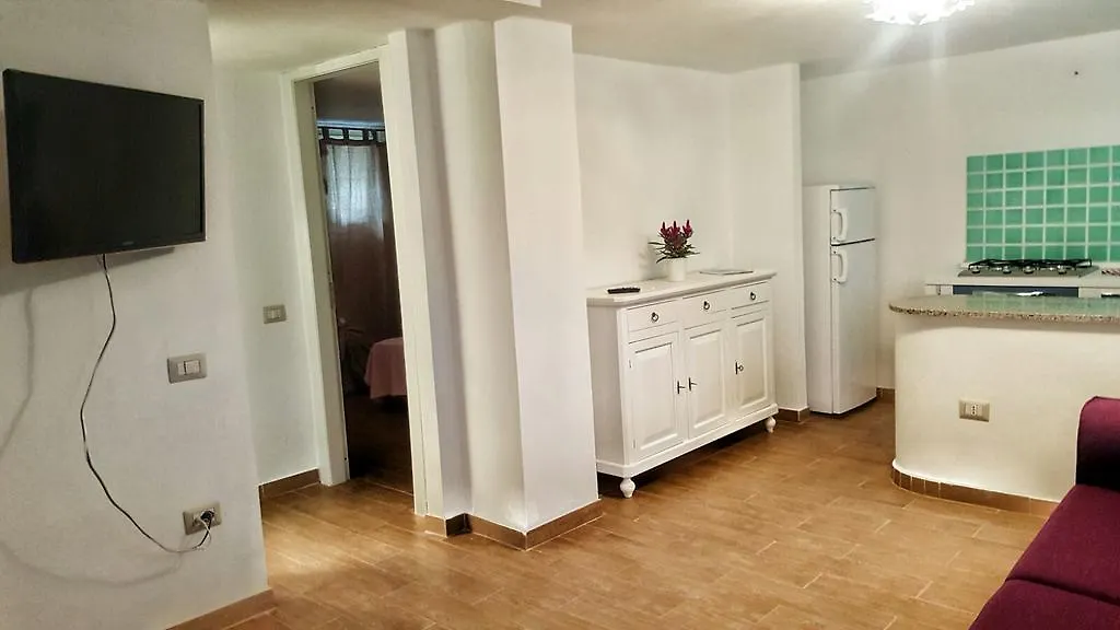 Il Fenicottero Rosa Villa Olbia 0*,  İtalya